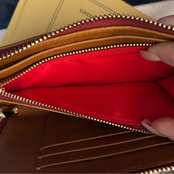 NWT Dooney and Bourke Florentine Folded Zip Wristlet in Natural - Picture 4 of 6